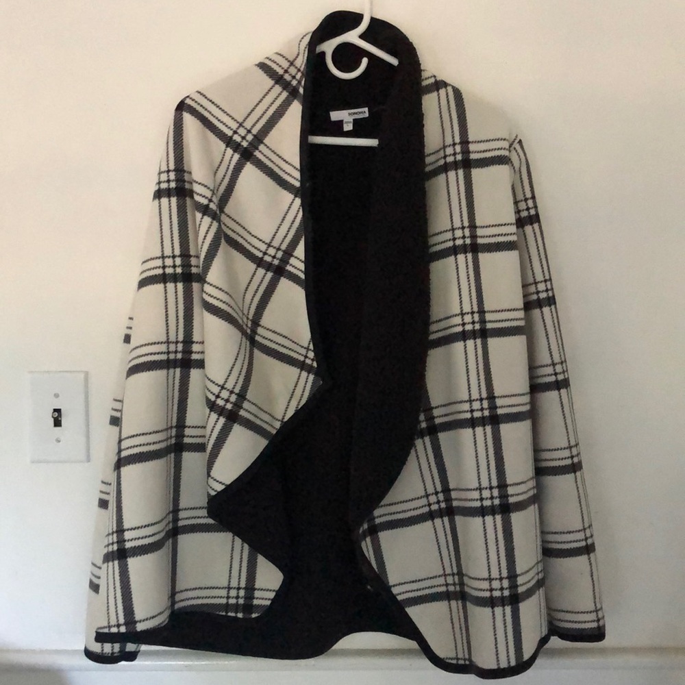 Black and White Cape (L)